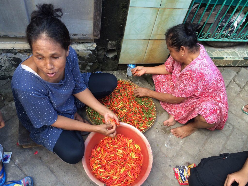 Ibu Isa, Pappissi’lada di Jalan Sukaria
